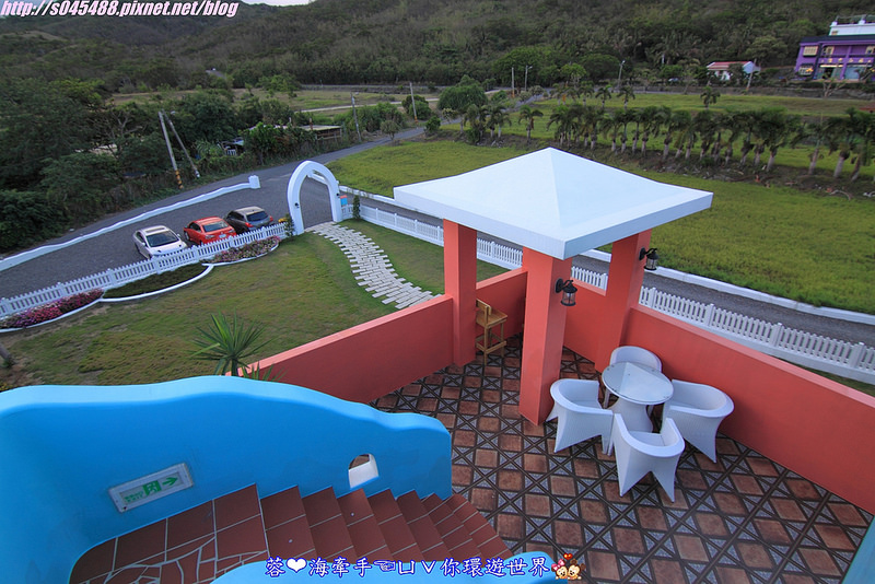 【宿▍屏東】美好墾丁旅閣ღ漆上鮮艷的色彩,像掉進了童話故事的小屋