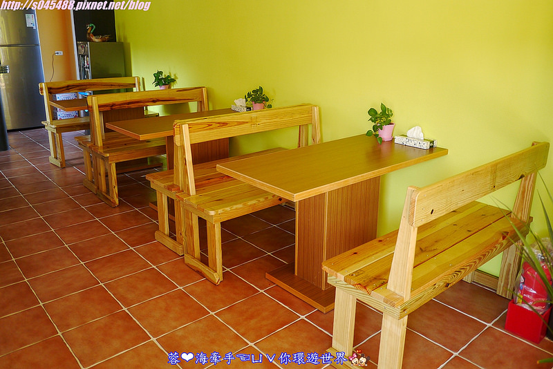 【宿▍屏東】美好墾丁旅閣ღ漆上鮮艷的色彩,像掉進了童話故事的小屋