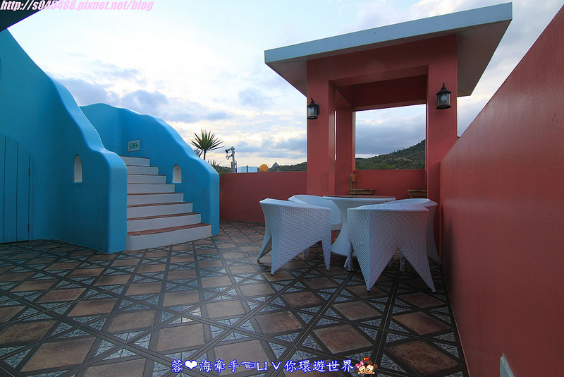 【宿▍屏東】美好墾丁旅閣ღ漆上鮮艷的色彩,像掉進了童話故事的小屋