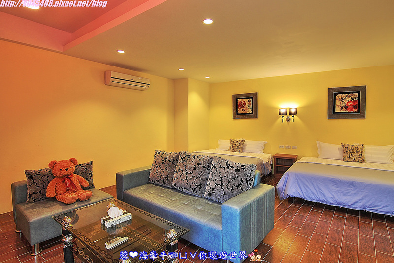 【宿▍屏東】美好墾丁旅閣ღ漆上鮮艷的色彩,像掉進了童話故事的小屋