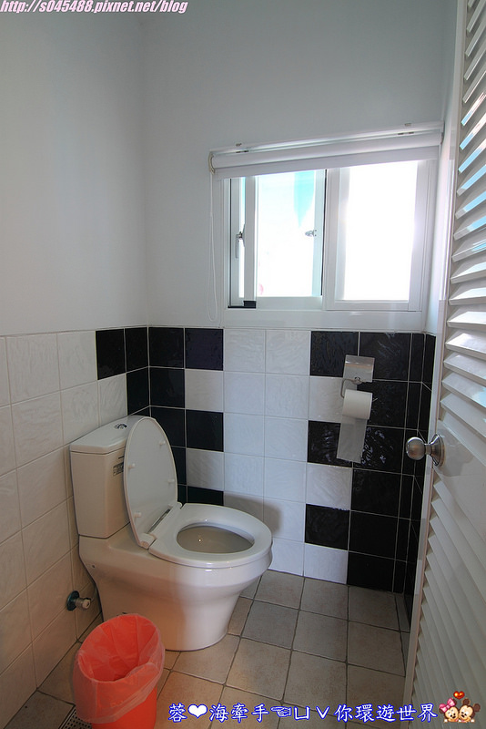 【宿▍屏東】美好墾丁旅閣ღ漆上鮮艷的色彩,像掉進了童話故事的小屋