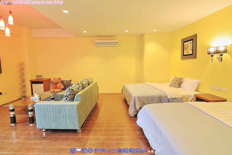 【宿▍屏東】美好墾丁旅閣ღ漆上鮮艷的色彩,像掉進了童話故事的小屋