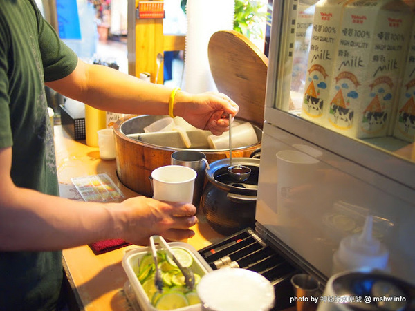 星月鮮奶茶：【食記】台北Fresh Milk Tea 星月鮮奶茶鋪通化總店@大安MRT信義安和&六張犁臨江街通化夜市 : 嚴選原料口感絕佳,搭小吃超順口的平價鮮奶茶