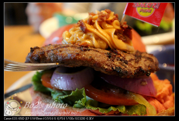 【窩客島活動】台南.中西-DACOZ!大口吃美式火烤100%純牛肉漢堡(Focus 12樓)