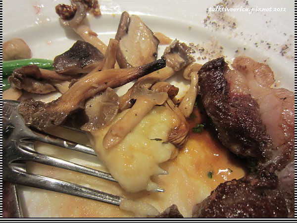 『呷』「東區」提供頂級牛排專家就在雅室牛排