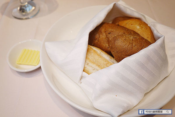 台北必吃牛排【雅室牛排】超香甜老饕牛排/紐約克牛排/台北約會餐廳/慶生求婚包場