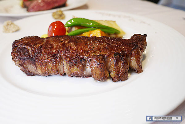 台北必吃牛排【雅室牛排】超香甜老饕牛排/紐約克牛排/台北約會餐廳/慶生求婚包場