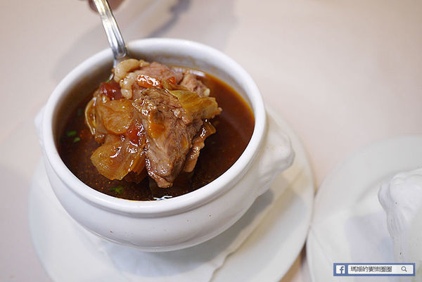 台北必吃牛排【雅室牛排】超香甜老饕牛排/紐約克牛排/台北約會餐廳/慶生求婚包場