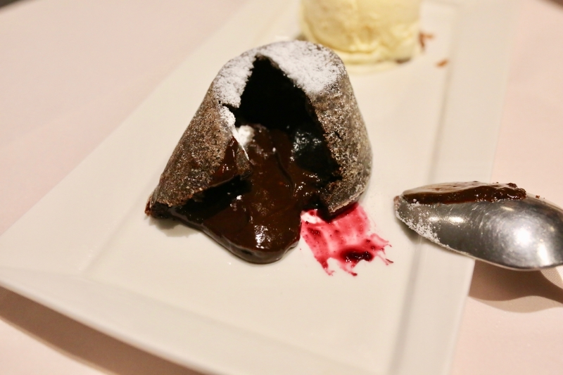 台北十大經典牛排館-雅室牛排 歷久不衰台北東區老牛排館 經典美味推薦