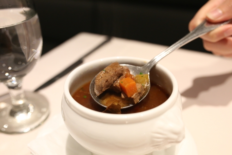 台北十大經典牛排館-雅室牛排 歷久不衰台北東區老牛排館 經典美味推薦