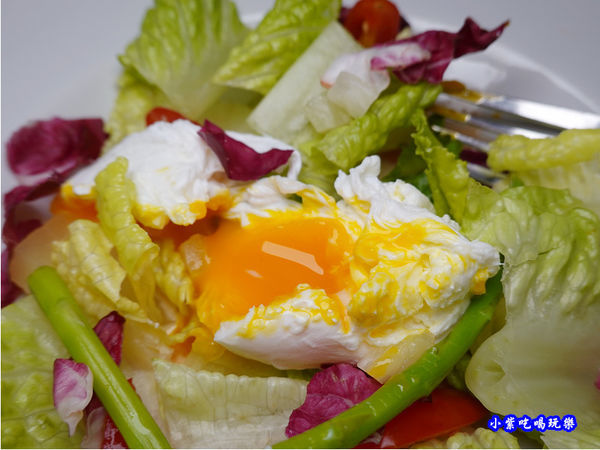 莓果風味水波蛋沙拉-薄多義桃園店 (5).jpg