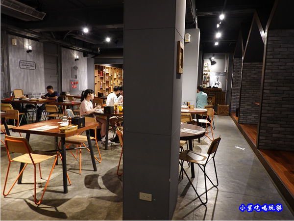 二樓用餐環境-薄多義桃園店 (8).jpg