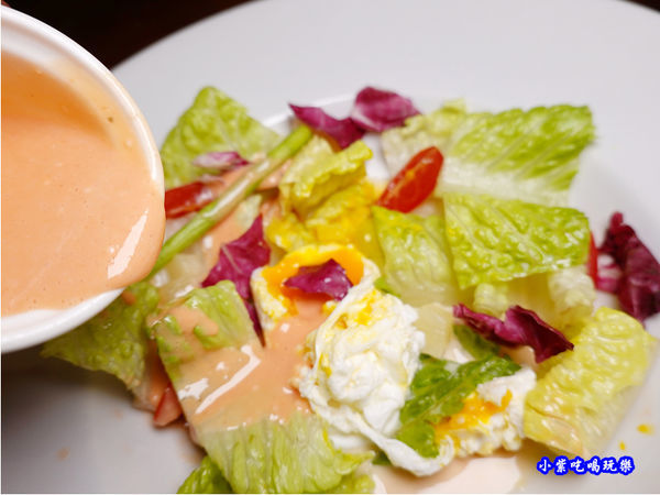 莓果風味水波蛋沙拉-薄多義桃園店 (1).jpg