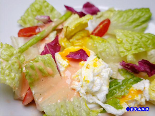 莓果風味水波蛋沙拉-薄多義桃園店 (2).jpg