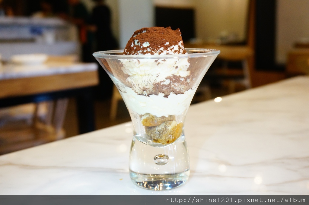 飯BAR中西創意料理｜內湖美食.市政府站美食.忠孝復興站美食