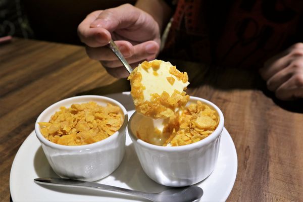 Duke's Pizza：【新北市三重食記】DUKE'S PIZZA 頂級義式薄皮披薩/台北橋站三合夜市美食/連鱷魚也超愛/自製創意PIZZA/平價餐廳