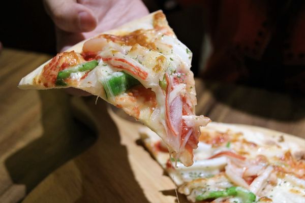 Duke's Pizza：【新北市三重食記】DUKE'S PIZZA 頂級義式薄皮披薩/台北橋站三合夜市美食/連鱷魚也超愛/自製創意PIZZA/平價餐廳