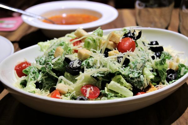 Duke's Pizza：【新北市三重食記】DUKE'S PIZZA 頂級義式薄皮披薩/台北橋站三合夜市美食/連鱷魚也超愛/自製創意PIZZA/平價餐廳