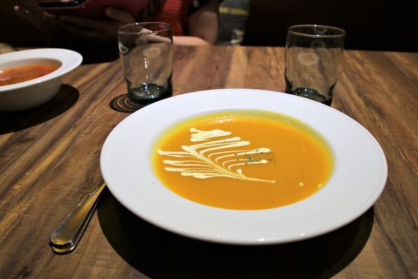 Duke's Pizza：【新北市三重食記】DUKE'S PIZZA 頂級義式薄皮披薩/台北橋站三合夜市美食/連鱷魚也超愛/自製創意PIZZA/平價餐廳