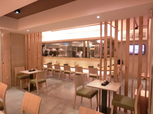 玄麻蕎麥處：開在忠孝東路216巷子裡的「玄麻蕎麥處」~有著濃濃日本味!噹噹媽推薦胡麻醬沾麵、溏心蛋、和風炸雞塊喔!