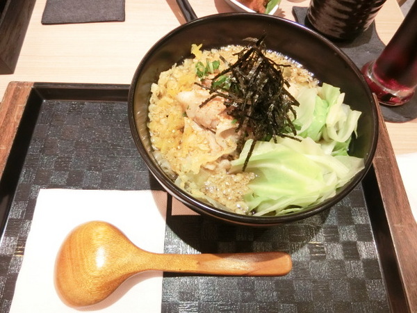 玄麻蕎麥處：開在忠孝東路216巷子裡的「玄麻蕎麥處」~有著濃濃日本味!噹噹媽推薦胡麻醬沾麵、溏心蛋、和風炸雞塊喔!