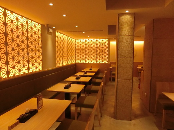 玄麻蕎麥處：開在忠孝東路216巷子裡的「玄麻蕎麥處」~有著濃濃日本味!噹噹媽推薦胡麻醬沾麵、溏心蛋、和風炸雞塊喔!