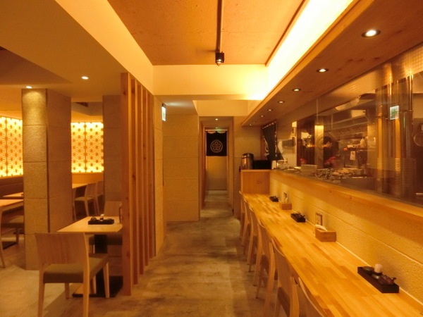 玄麻蕎麥處：開在忠孝東路216巷子裡的「玄麻蕎麥處」~有著濃濃日本味!噹噹媽推薦胡麻醬沾麵、溏心蛋、和風炸雞塊喔!