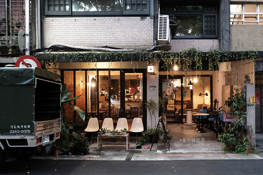 【台北】老木咖啡｜大安區不限時咖啡廳｜六張犁站，有店貓、wifi、插座 - 桑分鐘熱度