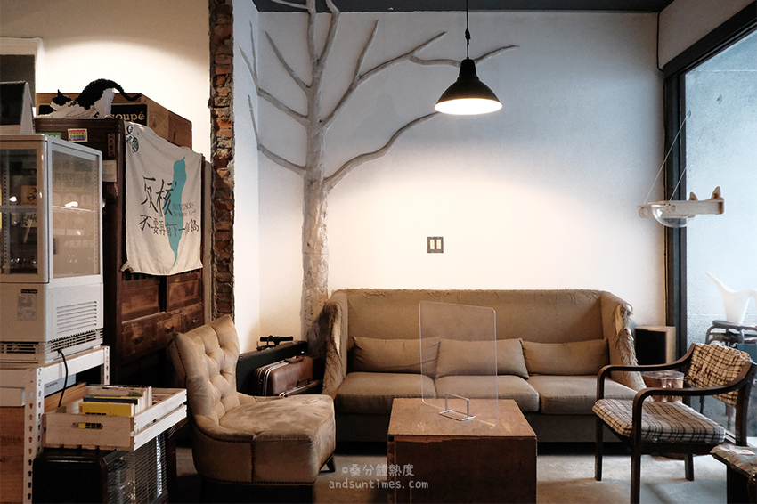 【台北】老木咖啡｜大安區不限時咖啡廳｜六張犁站，有店貓、wifi、插座 - 桑分鐘熱度