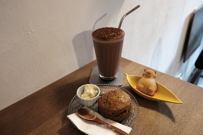 【台北】老木咖啡｜大安區不限時咖啡廳｜六張犁站，有店貓、wifi、插座 - 桑分鐘熱度