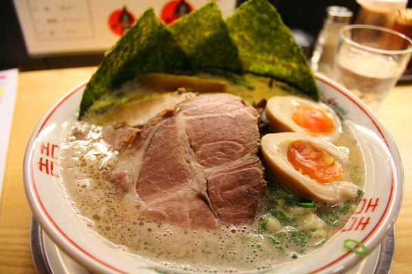 豚骨家：[台南]一碗入魂排隊人氣名店 豚骨家