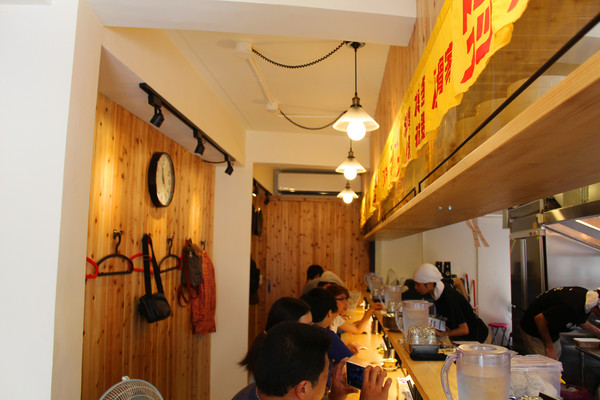 豚骨家：[台南]一碗入魂排隊人氣名店 豚骨家