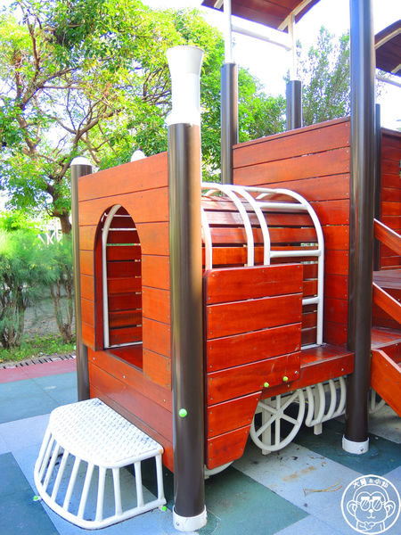 中山國小：作伙來企投【宜蘭･中山國小】四座溜滑梯讓小朋友玩瘋了