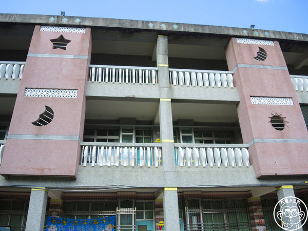 中山國小：作伙來企投【宜蘭･中山國小】四座溜滑梯讓小朋友玩瘋了