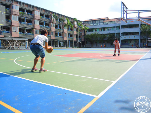 中山國小：作伙來企投【宜蘭･中山國小】四座溜滑梯讓小朋友玩瘋了