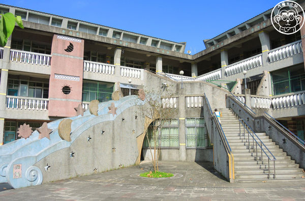 中山國小：作伙來企投【宜蘭･中山國小】四座溜滑梯讓小朋友玩瘋了