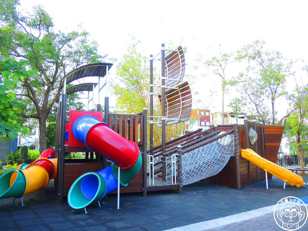 中山國小：作伙來企投【宜蘭･中山國小】四座溜滑梯讓小朋友玩瘋了