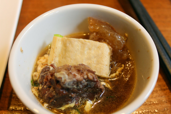 羊角BAR 炭燒和牛專門：[台中]服務與食材的頂級享受 羊角BAR 炭燒和牛專門