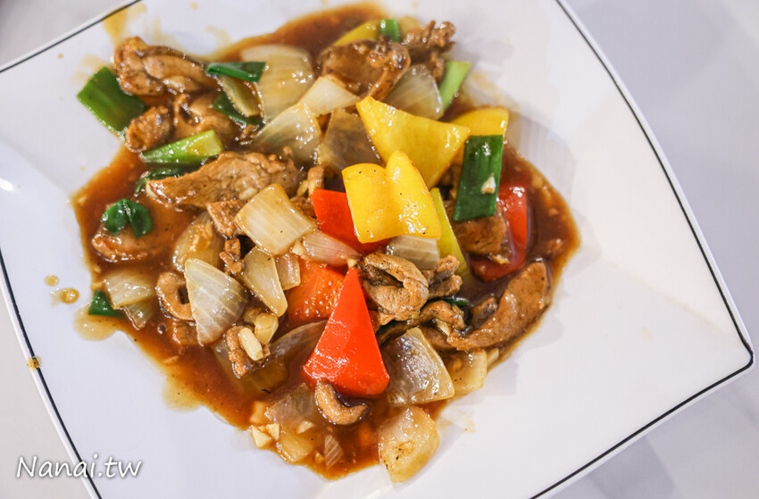 熱炒百元起！小朋友免費撈魚體驗、幼童遊戲區、台中看夜景都來這家那兩蚵烤鮮蚵，免費停車場、用餐無限時