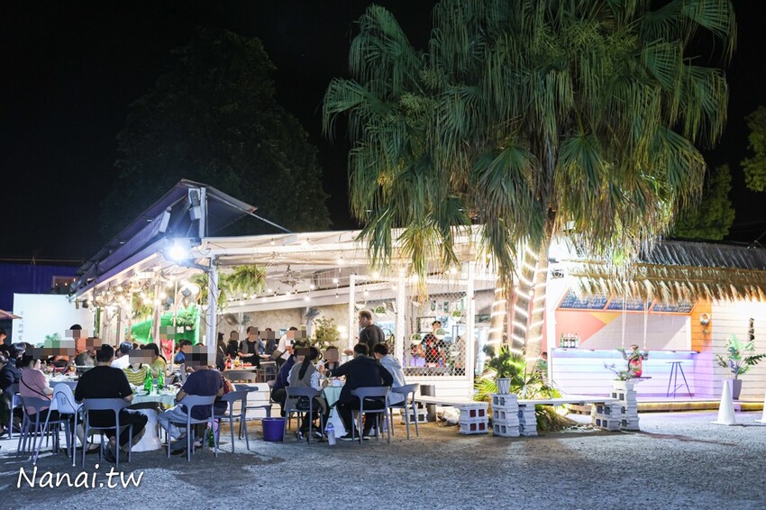 熱炒百元起！小朋友免費撈魚體驗、幼童遊戲區、台中看夜景都來這家那兩蚵烤鮮蚵，免費停車場、用餐無限時