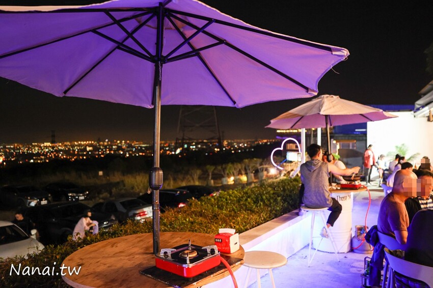 熱炒百元起！小朋友免費撈魚體驗、幼童遊戲區、台中看夜景都來這家那兩蚵烤鮮蚵，免費停車場、用餐無限時