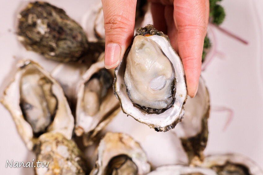 熱炒百元起！小朋友免費撈魚體驗、幼童遊戲區、台中看夜景都來這家那兩蚵烤鮮蚵，免費停車場、用餐無限時