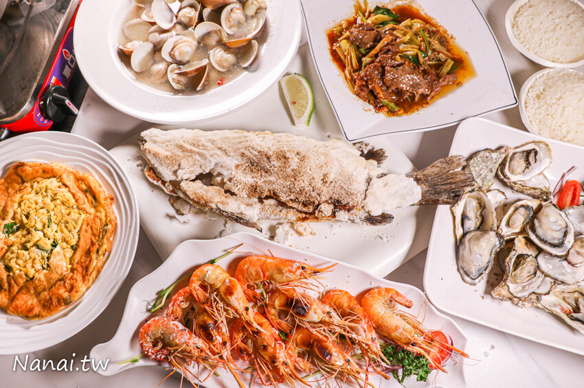 熱炒百元起！小朋友免費撈魚體驗、幼童遊戲區、台中看夜景都來這家那兩蚵烤鮮蚵，免費停車場、用餐無限時