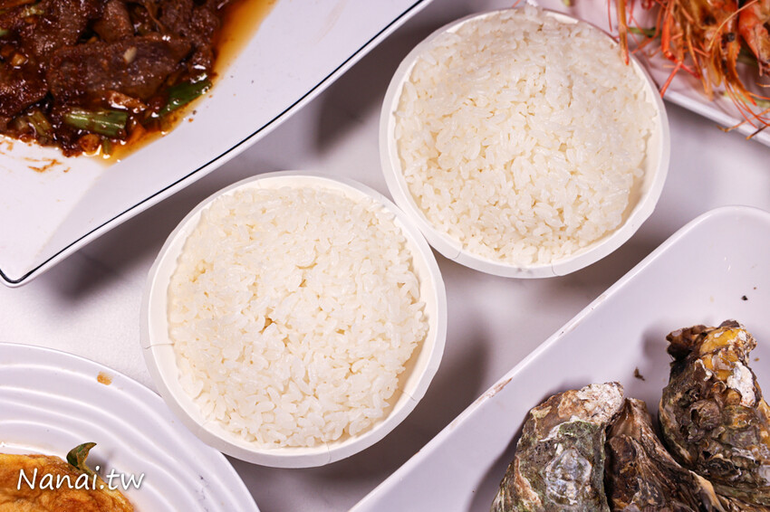 熱炒百元起！小朋友免費撈魚體驗、幼童遊戲區、台中看夜景都來這家那兩蚵烤鮮蚵，免費停車場、用餐無限時