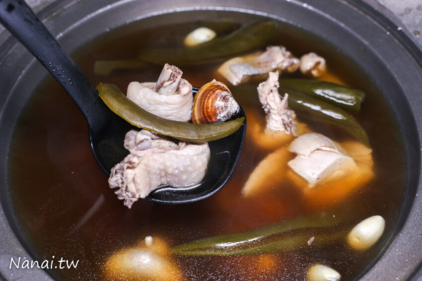 熱炒百元起！小朋友免費撈魚體驗、幼童遊戲區、台中看夜景都來這家那兩蚵烤鮮蚵，免費停車場、用餐無限時