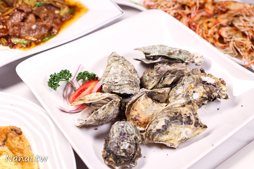 熱炒百元起！小朋友免費撈魚體驗、幼童遊戲區、台中看夜景都來這家那兩蚵烤鮮蚵，免費停車場、用餐無限時