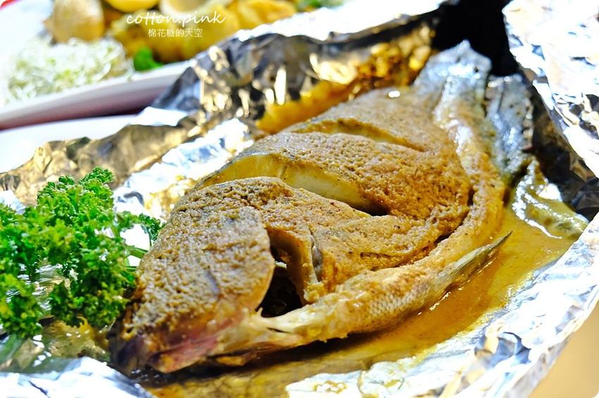 台中夜景餐廳新亮點-彩虹貨櫃屋裡大吃雞湯、砂鍋魚頭,那兩蚵換新裝囉