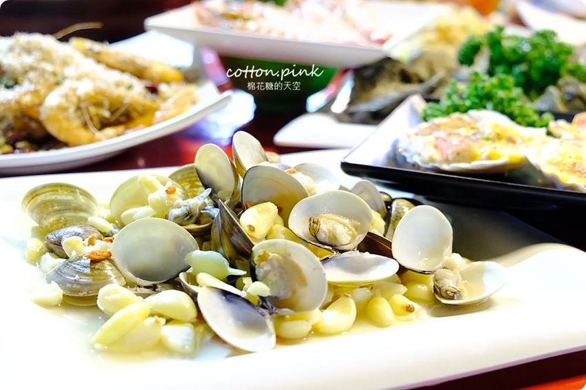 台中夜景餐廳新亮點-彩虹貨櫃屋裡大吃雞湯、砂鍋魚頭,那兩蚵換新裝囉