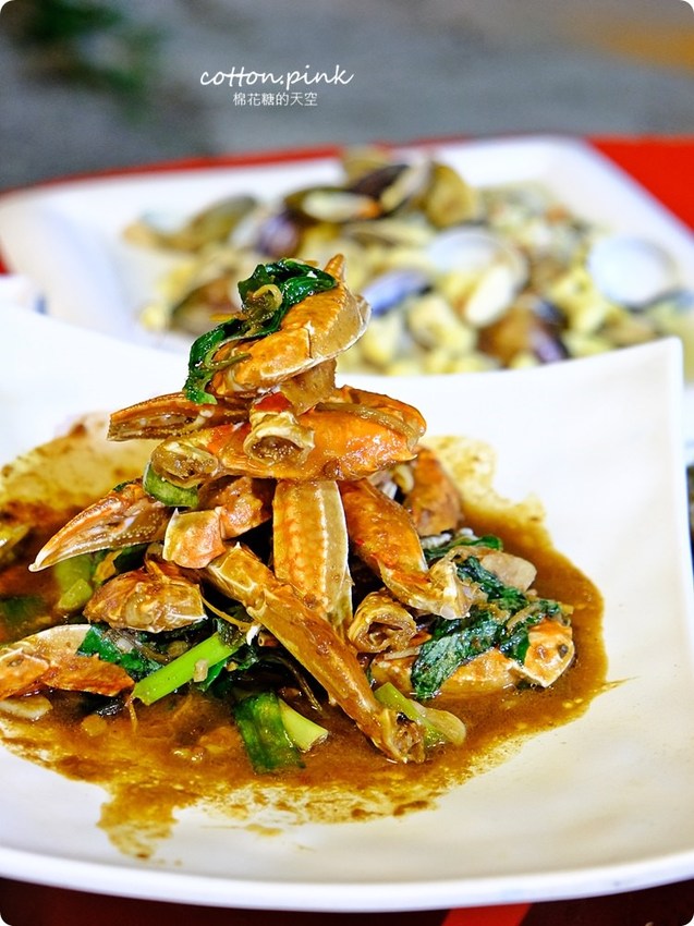 台中夜景餐廳新亮點-彩虹貨櫃屋裡大吃雞湯、砂鍋魚頭,那兩蚵換新裝囉