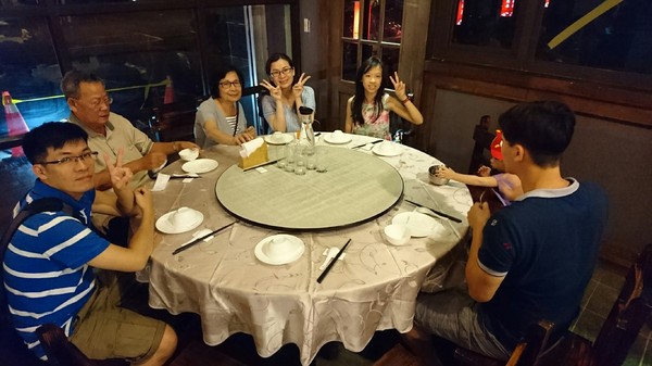 礁溪庄櫻桃谷：宜蘭~礁溪庄 鴨的夢想飛行館 櫻桃谷~櫻桃烤鴨秘製五吃~外皮酥脆肉質軟嫩~滿足您挑剔的味蕾~